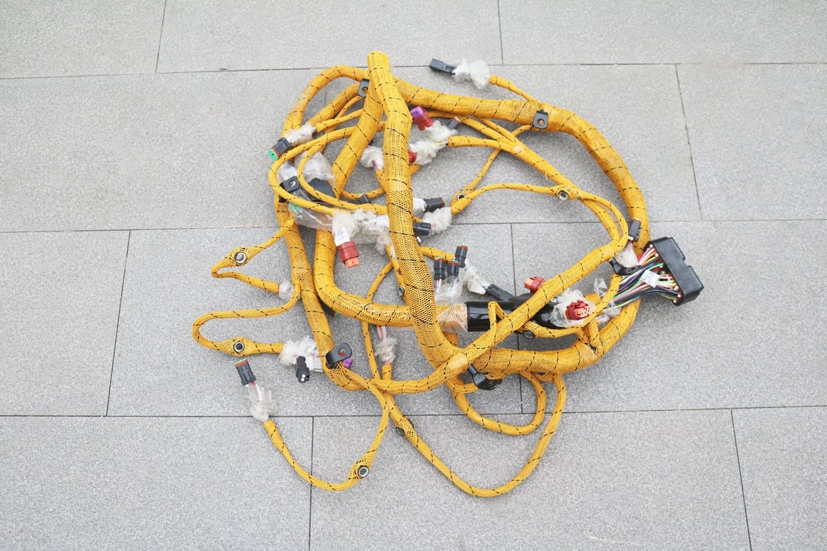 366-5697 CAT Truck Engine Caterpillar Start testing cable Harness 3 501c